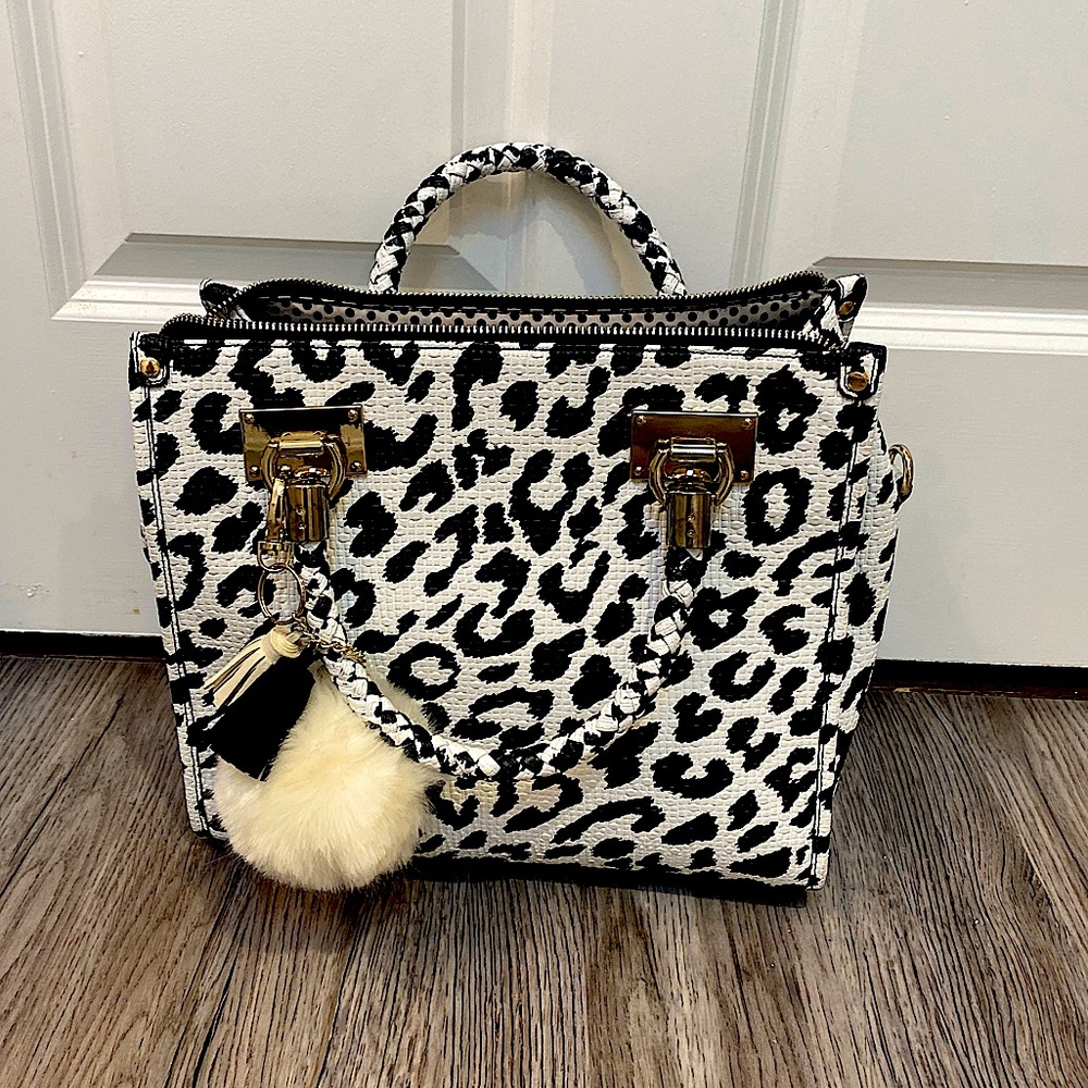 Gianni Bini Black & white leopard purse.